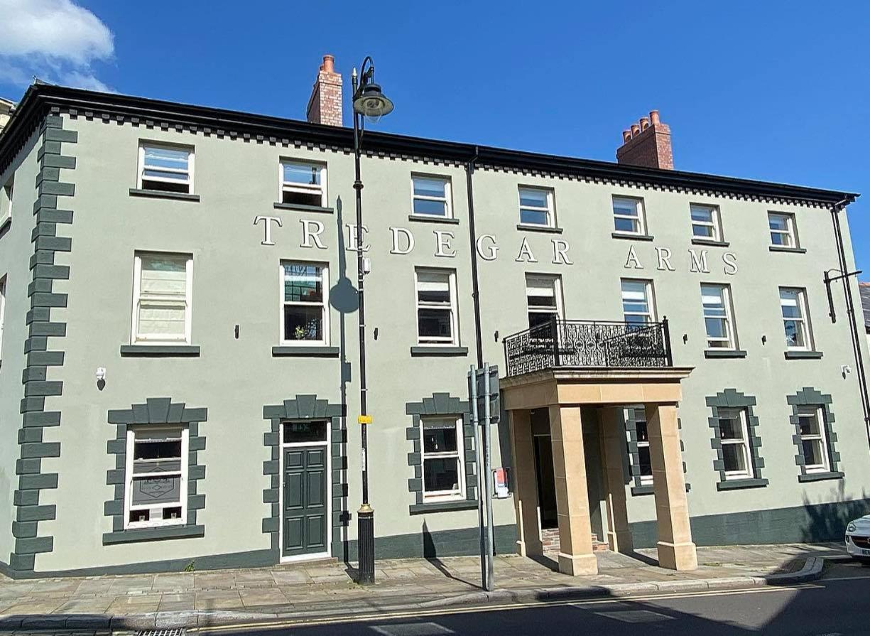 Tredegar Arms Hotel ภายนอก รูปภาพ